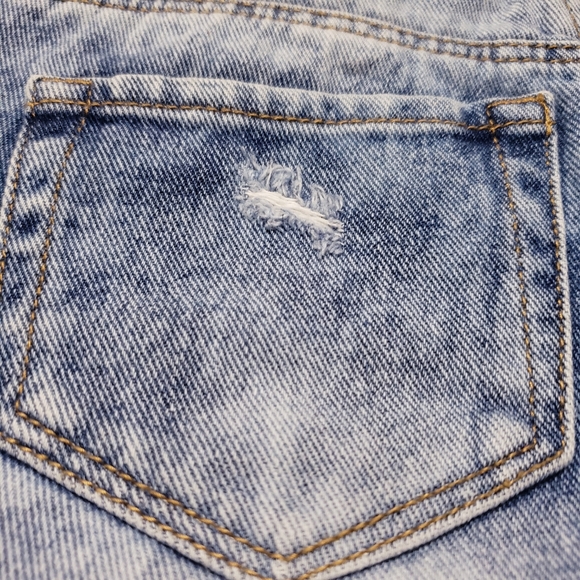 Bullhead High Rise Booty Shorts - Picture 4 of 5